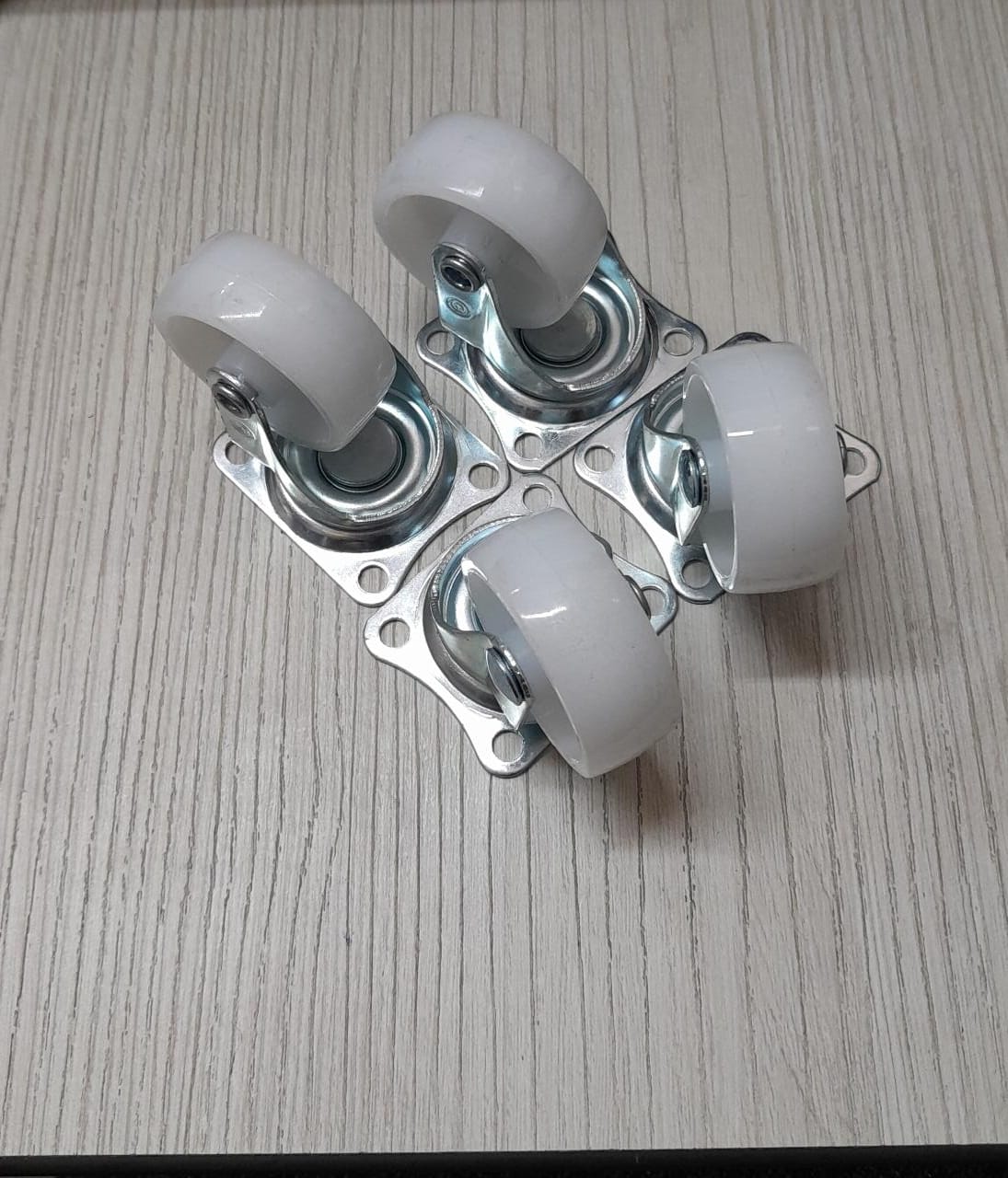 GARRUCHA BLANCA 1 1/2" S/F X JUEGO DE 4