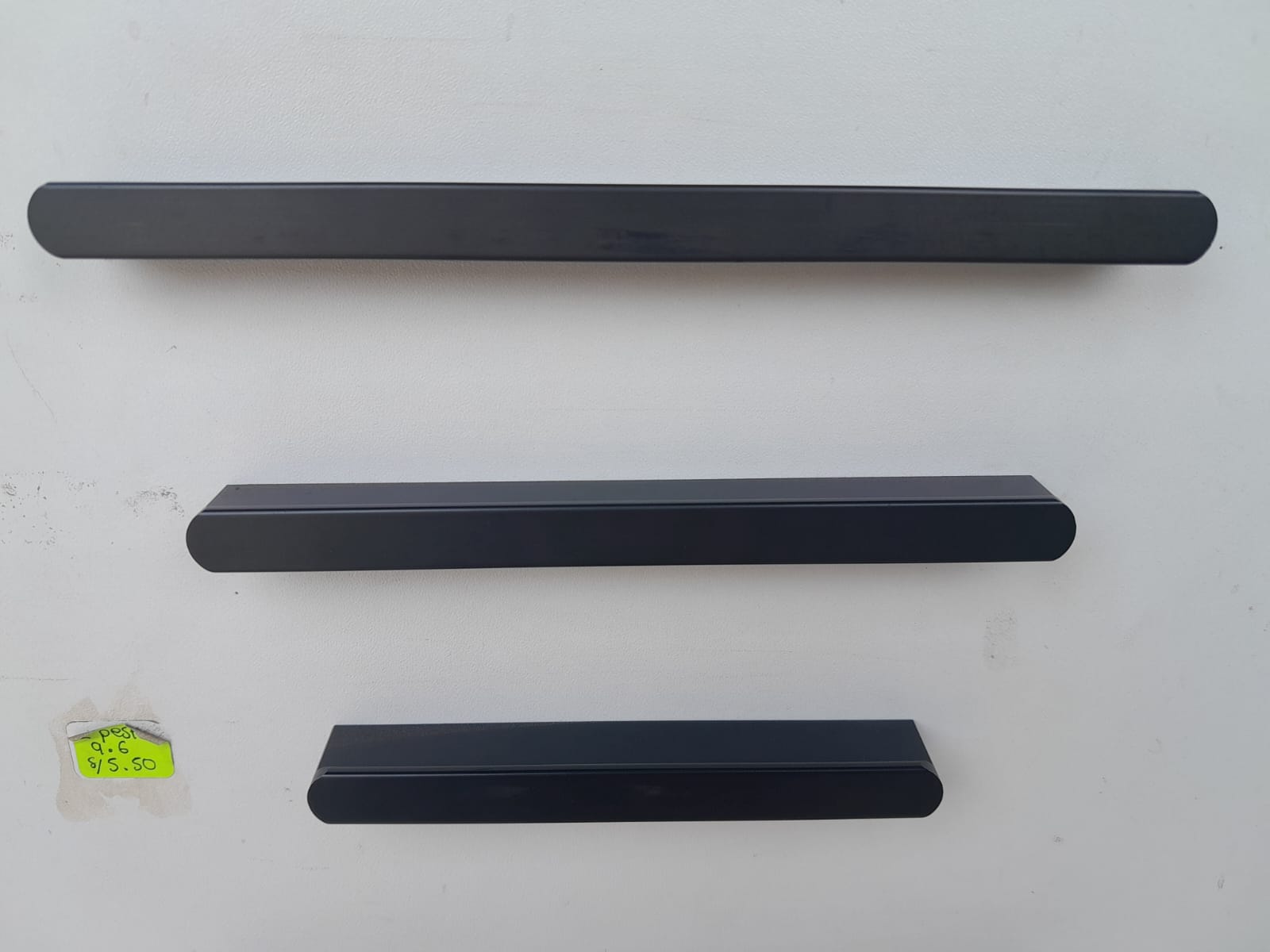 JALADOR ALUMINIO NEGRO 2 PESTAÑAS 16 X UND.