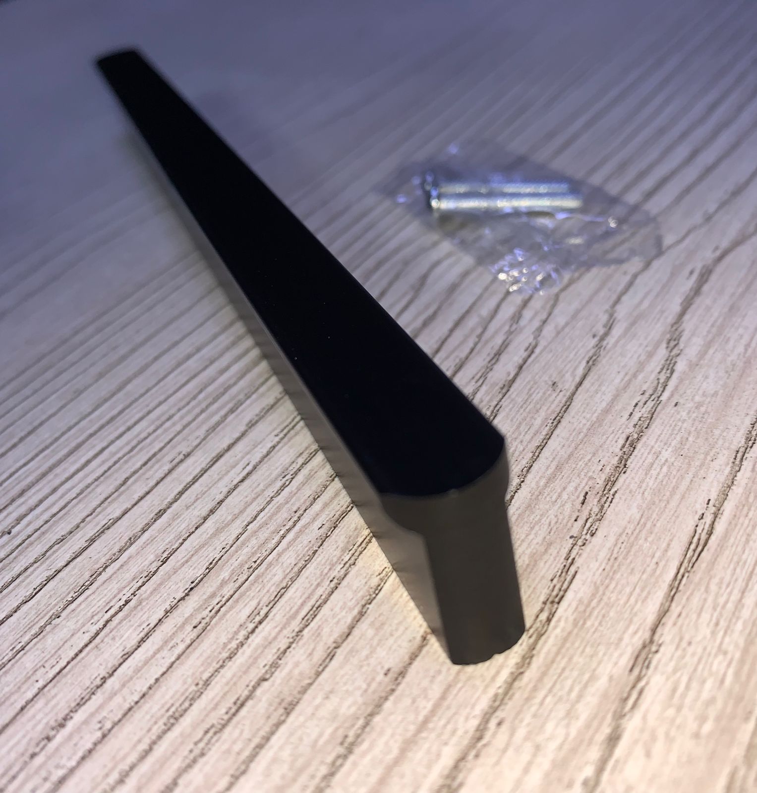JALADOR ALUMINIO NEGRO 1 PESTAÑA 12.8 X UND.