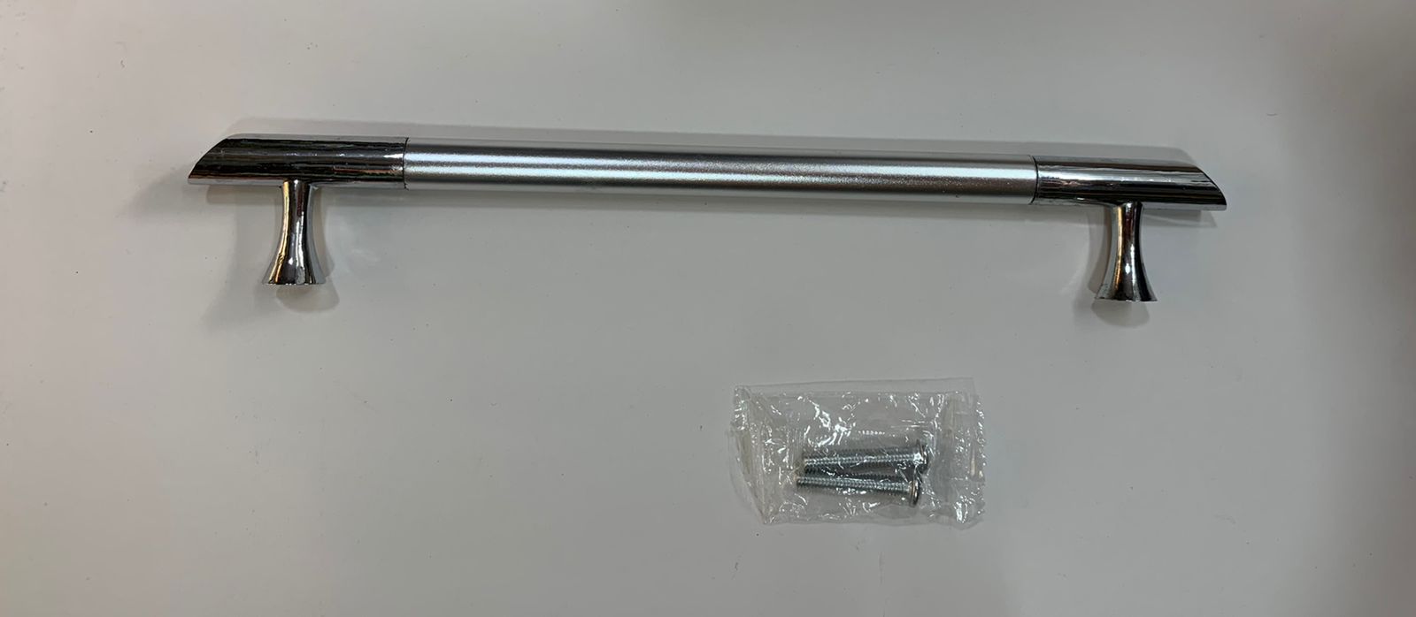 JALADOR METAL CROMO DE 9.6 X UND.